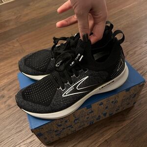 Brooks levitate stealth fit 5